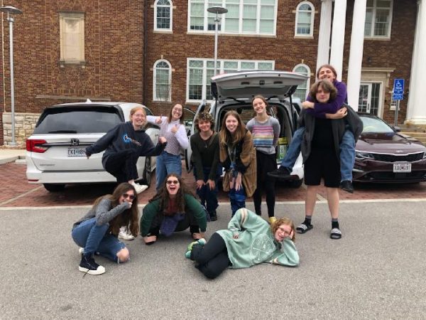 The Brentwood Thespians get ready to leave for their trip! TOP ROW, LEFT TO RIGHT: Haven White (12), Bridgette Fox, Willow Wagner (11), Elizabeth Gray (12), Ellesie Strassner (11), Austin Eslinger (11), Walter Torres (12); BOTTOM ROW: Sophia Lee (12), Lilah Durham (11), Avery White (12).